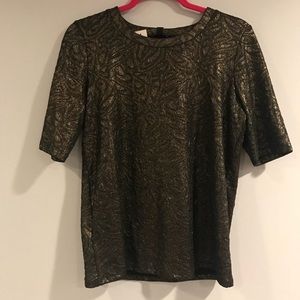 ✨✨Beautiful black and gold top! ✨✨